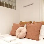 Chic 1Bed Retreat In Bairro Alto
